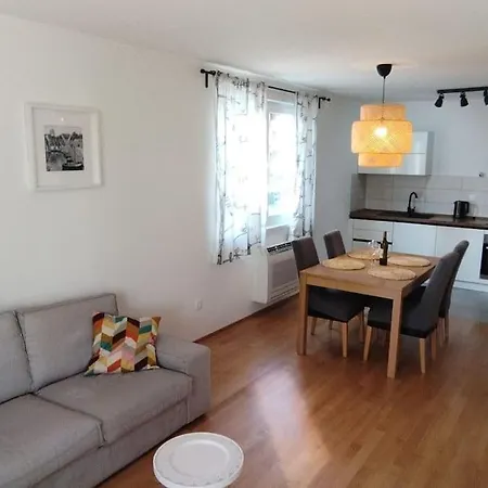 Apartment Apartman Lucija Zadar